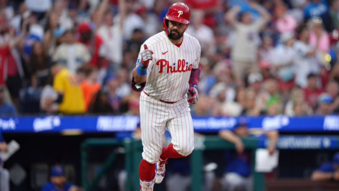 3 HR của Schwarber, chu kỳ của Harper thúc đẩy Phillies
