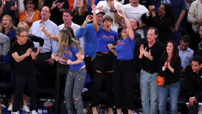 Bên trong 'Hàng người nổi tiếng' tại Vòng loại trực tiếp NBA: Các giao dịch trao đổi chuyên nghiệp, bài kiểm tra lòng trung thành và những cầu thủ hạng A đã bị loại
