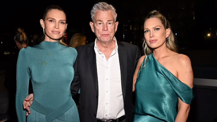 Các con gái của David Foster nói rằng ông đã nuôi dạy chúng dù biết rằng không có 'nồi vàng ở cuối cầu vồng'

