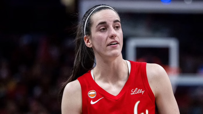 Caitlin Clark tiết lộ rằng cô ấy đã nôn mửa trong thời gian nghỉ giữa trận thắng của Fever, do bị bệnh
