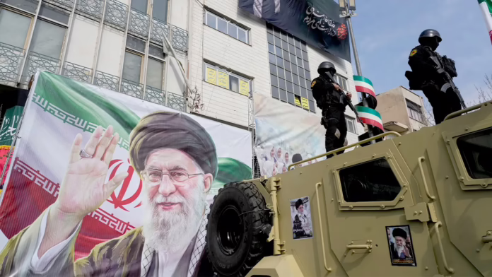 Đám tang 'giàu mục tiêu' của Khamenei là canh bạc an ninh lớn nhất của Iran, gửi thông điệp tới Mỹ: chuyên gia
