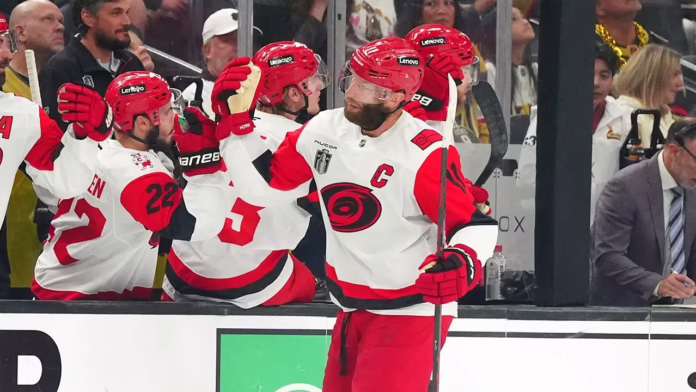 Đêm ghi hai bàn thắng của Jordan Staal giúp Bão vượt qua Golden Knights, loạt trận Chung kết Cúp Stanley vào buổi tối
