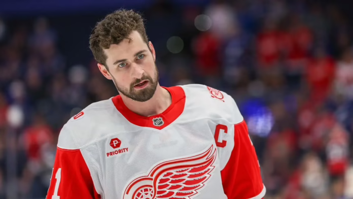 Đội trưởng của Red Wings, Dylan Larkin, người gốc Detroit, được cho là đã nói với đội rằng anh ấy muốn giao dịch
