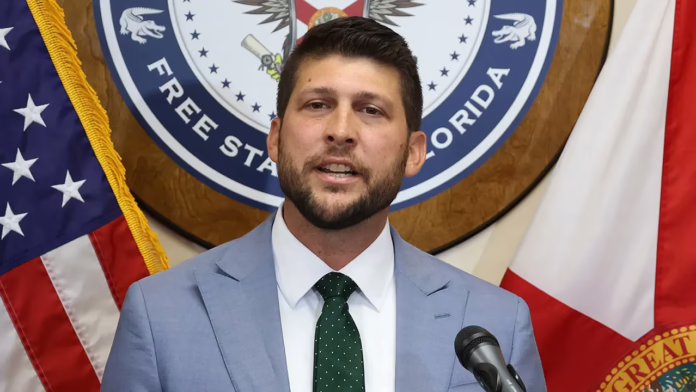 Florida AG mở cuộc điều tra dân quyền về cảnh báo của MLB đối với những người ném bóng theo đạo Cơ đốc về mũ Pride Night
