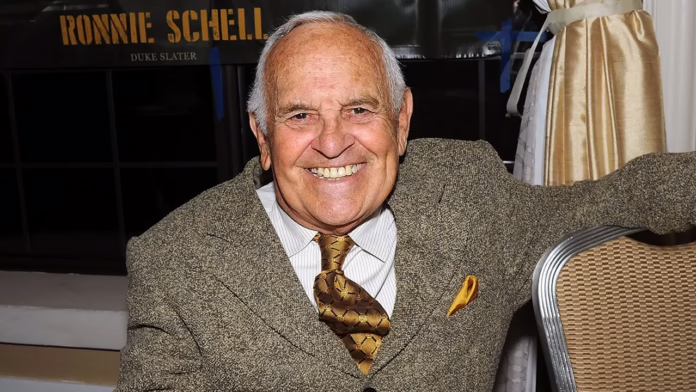 'Gomer Pyle: Ngôi sao USMC' Ronnie Schell qua đời ở tuổi 94 sau sự nghiệp kéo dài hàng thập kỷ
