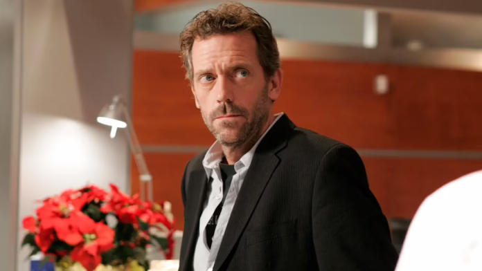 Hugh Laurie thừa nhận anh 'hơi say' khi tấn công một nhà báo chỉ trích chương trình 'House' của anh
