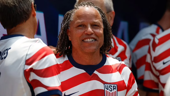 Huyền thoại bóng đá Hoa Kỳ Cobi Jones chia sẻ thông điệp mà anh sẽ gửi tới USMNT khi World Cup 2026 đang diễn ra
