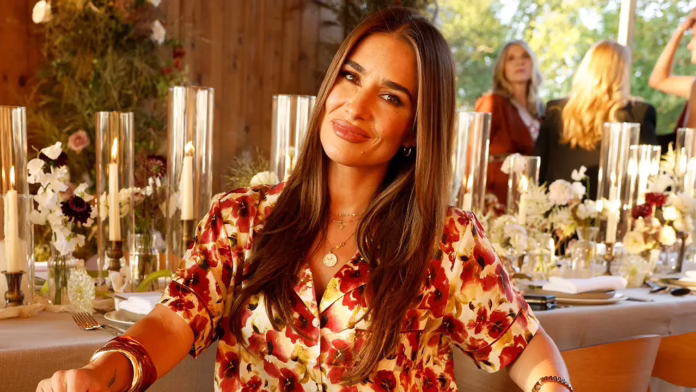 Jessie James Decker về lý do tại sao cuộc hôn nhân của cô với Eric Decker vẫn không mất đi tia lửa sau khi có bốn đứa con
