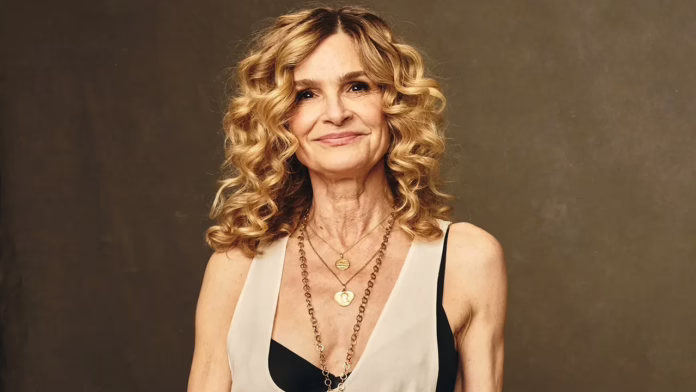 Kyra Sedgwick nói rằng việc biết tổ tiên của cô đã ký Tuyên ngôn Độc lập 'có ý nghĩa rất lớn' đối với cô
