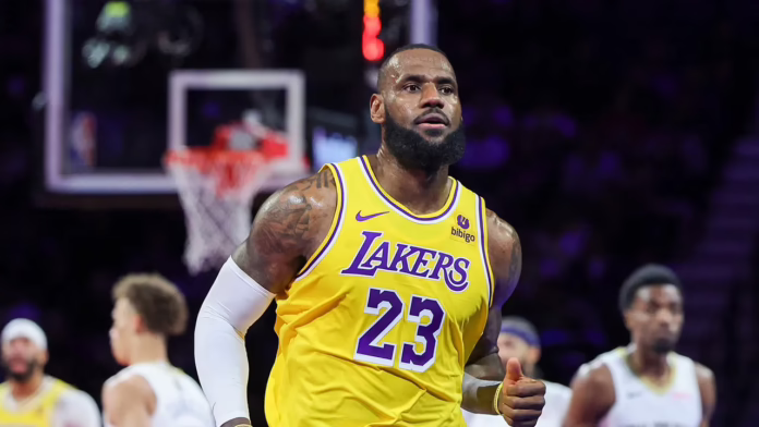 LeBron James báo hiệu lòng trung thành của Lakers khi người trong cuộc của ESPN cho biết các cuộc đàm phán về thỏa thuận của Lakers đang được tiến hành
