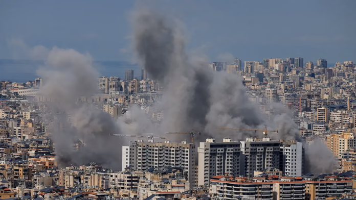 Mạng lưới bom bí mật 'giết, làm bị thương và gây thương tật' của Hezbollah bị vạch trần khi Israel tấn công Beirut
