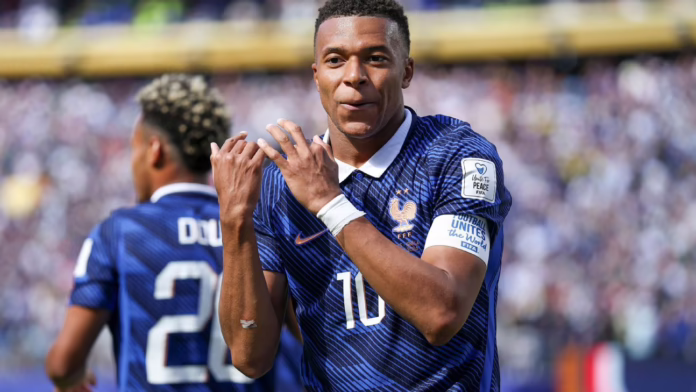 Mbappé ghi bàn ấn tượng, phá kỷ lục giành chiến thắng của Pháp
