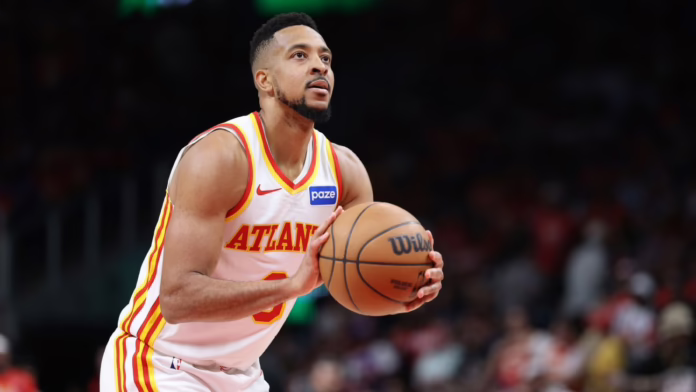 McCollum ở lại Hawks thêm 1 năm
