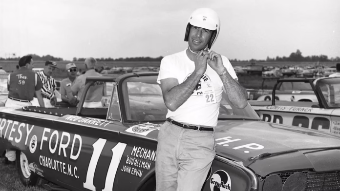NASCAR Hall of Famer Ned Jarrett, tay đua và phát thanh viên huyền thoại, qua đời ở tuổi 93
