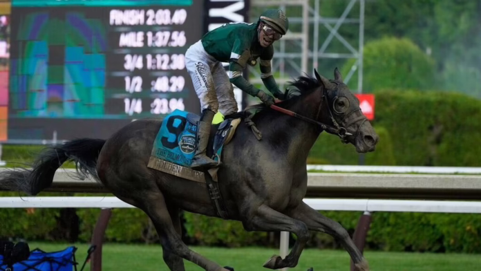 Người chiến thắng trận derby Golden Tempo giành chiến thắng tại Belmont
