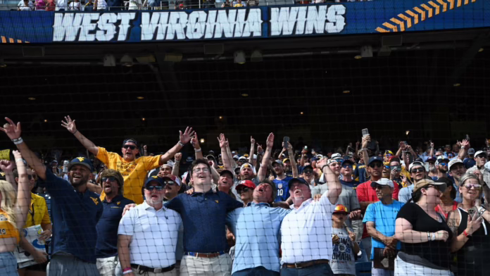 Người hâm mộ West Virginia đã biến Omaha thành 'Miền Trung...
