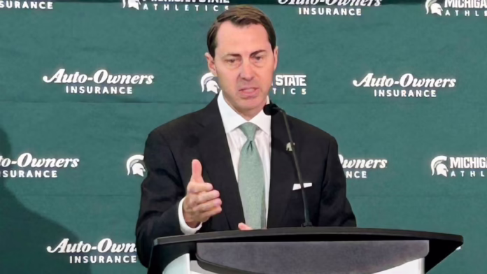 Nguồn: Kentucky nhắm mục tiêu Michigan St. AD Batt
