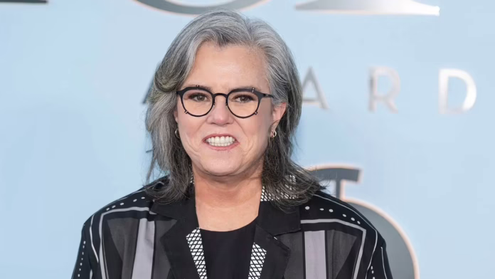 Rosie O'Donnell nói rằng mọi người liên tục hỏi 'bạn có buồn không' trước khi căng da mặt: 'Đó chỉ là khuôn mặt của tôi'
