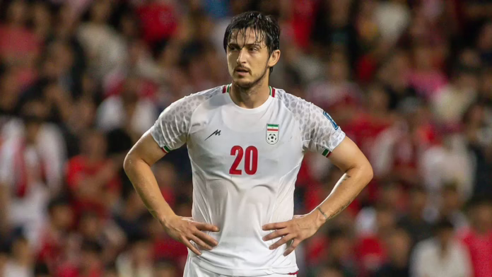 Sardar Azmoun, được biết đến với biệt danh 'Messi Iran', đã rời khỏi đội tuyển World Cup của đất nước sau khi bị buộc tội 'phản quốc'
