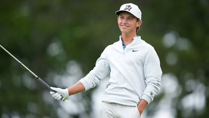 Tay golf tuổi teen Miles Russell mang đến cho cha mình trải nghiệm Ngày của Cha mọi thời đại trong vòng chung kết US Open
