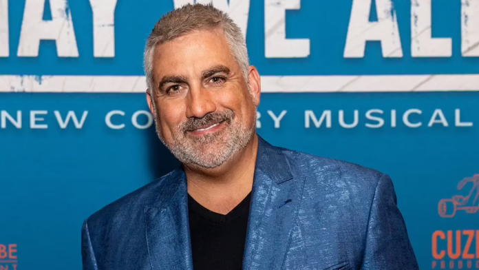 Taylor Hicks ghi nhận niềm tin và nguồn gốc cổ xanh của Birmingham đã giúp anh giữ vững lập trường sau chiến thắng 'American Idol'
