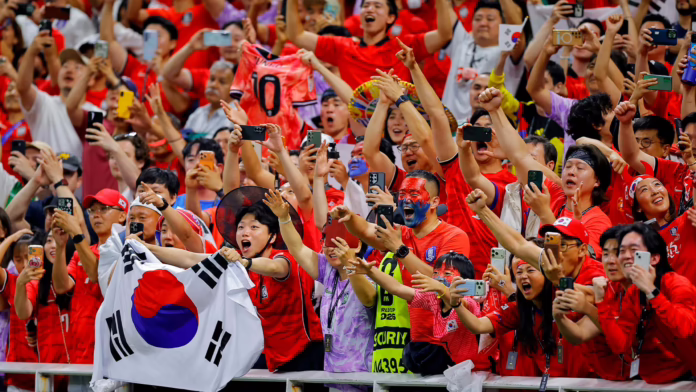 Tequila và 'Gangnam Style': Người hâm mộ World Cup Hàn Quốc thích thú với Mexico

