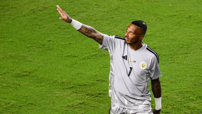 Thủ môn Curacao thực hiện 15 pha cứu thua khi đội giành điểm đầu tiên tại World Cup
