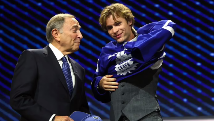 Toronto Maple Leafs chọn ngôi sao của Penn State Gavin McKenna lần đầu tiên tham gia Dự thảo NHL năm 2026
