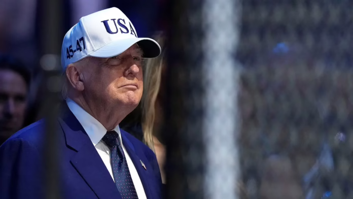Trump đánh dấu sinh nhật lần thứ 80 với buổi biểu diễn UFC Freedom 250 yêu nước trên bãi cỏ phía Nam Nhà Trắng
