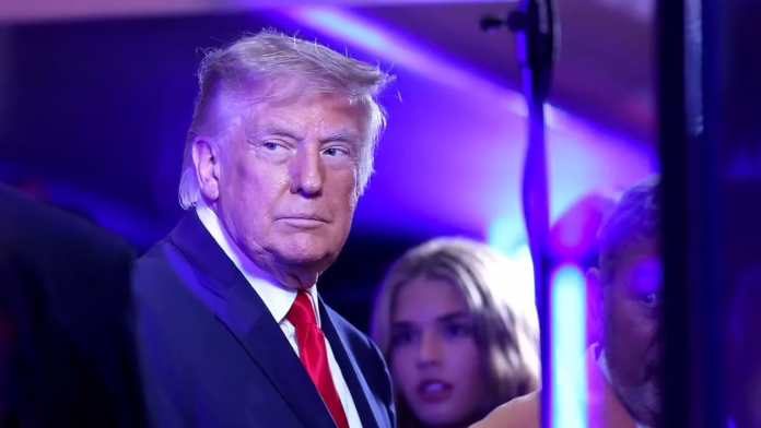 Trump nói NBA là 'giải trí tốt' mặc dù nó 'hơi thiên tả' sau khi tham dự Chung kết
