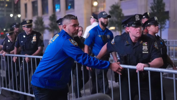 Với Trump ở Ván 3, NYPD hủy bỏ bữa tiệc theo dõi
